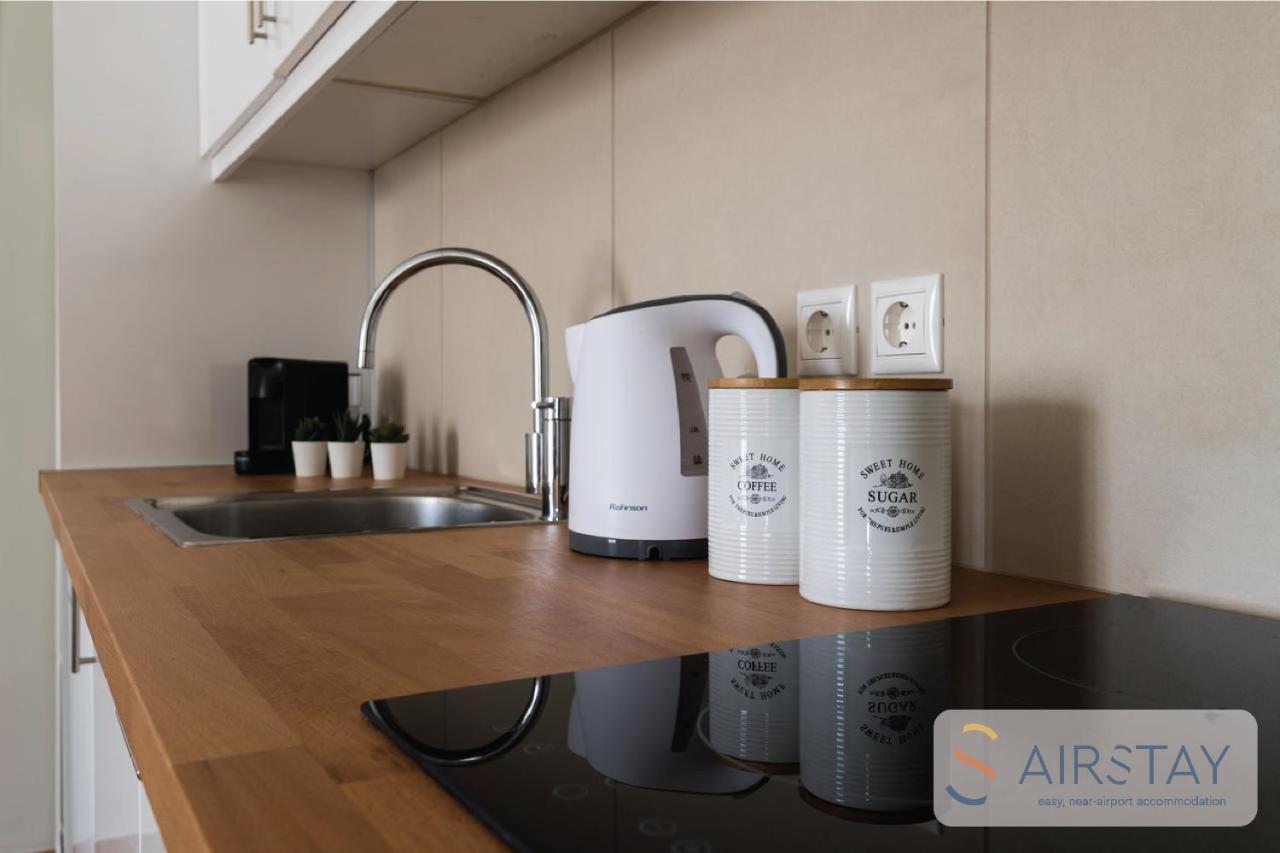 Anivia Apartments Airport By Airstay Spáta المظهر الخارجي الصورة